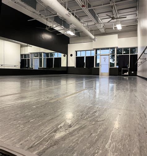 j'adore dance studio.